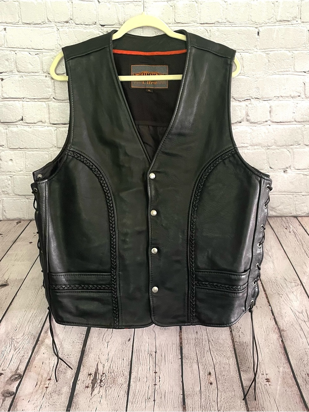 Unik Ultra Leather Biker Vest Black Snap Pockets Side Ties Size XL LKNW
